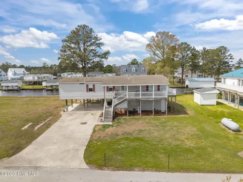 46 Riverview Drive Chocowinity NC 27817