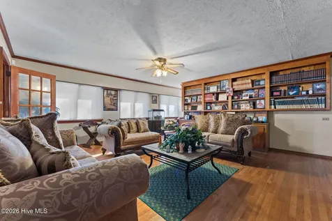 708 Frederick Avenue Laurinburg NC 28352