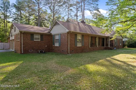 708 Frederick Avenue Laurinburg NC 28352