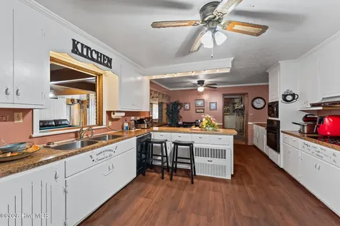 708 Frederick Avenue Laurinburg NC 28352