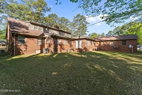 708 Frederick Avenue Laurinburg NC 28352