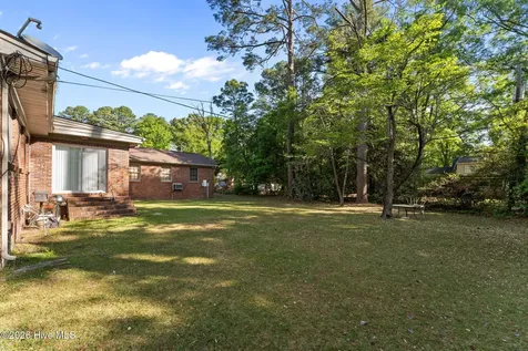 708 Frederick Avenue Laurinburg NC 28352
