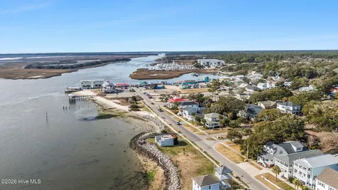 413 N Howe Street Southport NC 28461