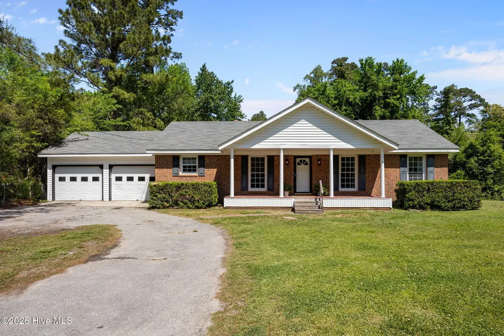611 Hubert Boulevard Hubert NC 28539