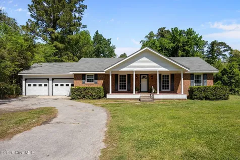 611 Hubert Boulevard Hubert NC 28539
