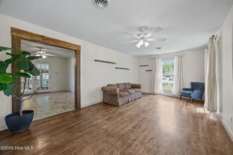 611 Hubert Boulevard Hubert NC 28539