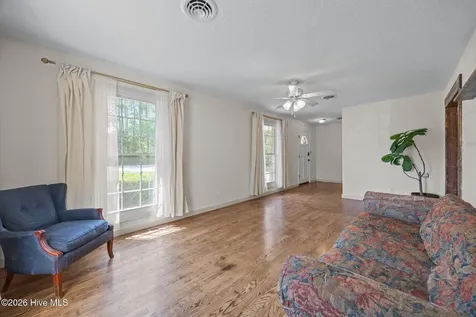 611 Hubert Boulevard Hubert NC 28539