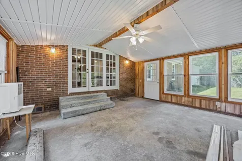 611 Hubert Boulevard Hubert NC 28539