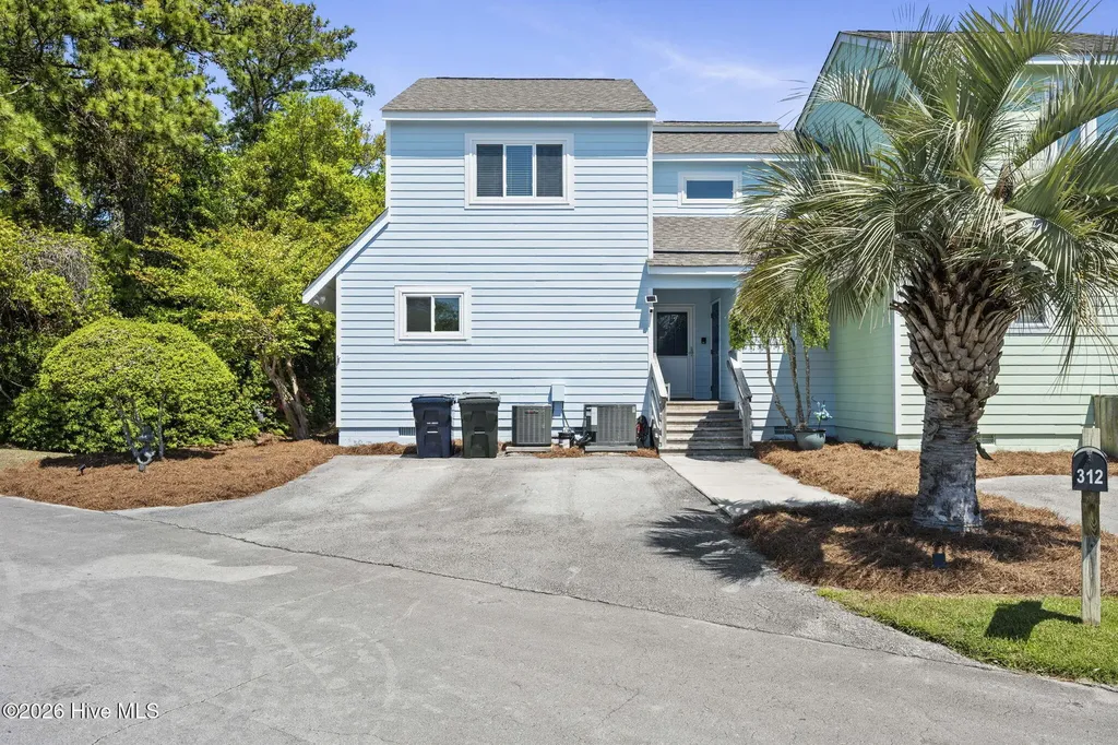 312 Mcginnis Drive Pine Knoll Shores NC 28512