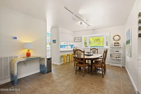 312 Mcginnis Drive Pine Knoll Shores NC 28512