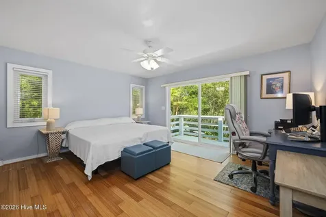 312 Mcginnis Drive Pine Knoll Shores NC 28512