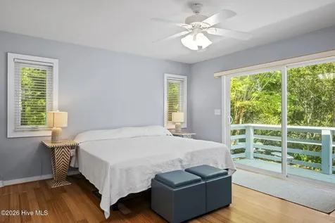 312 Mcginnis Drive Pine Knoll Shores NC 28512