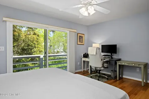 312 Mcginnis Drive Pine Knoll Shores NC 28512
