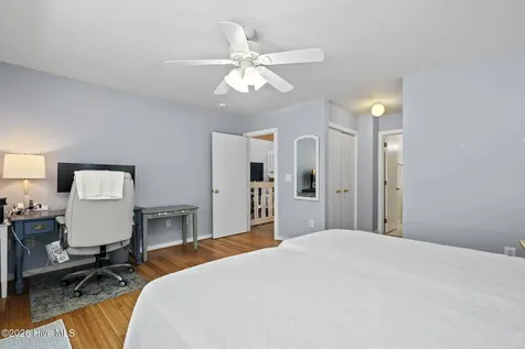 312 Mcginnis Drive Pine Knoll Shores NC 28512