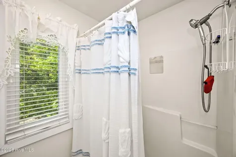 312 Mcginnis Drive Pine Knoll Shores NC 28512