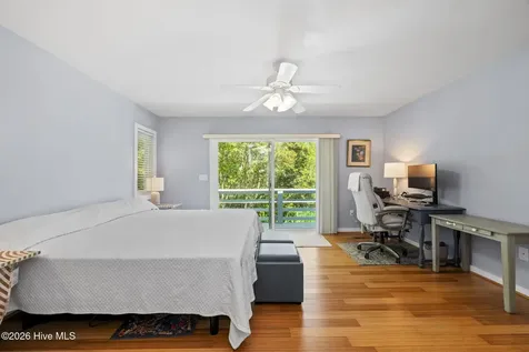312 Mcginnis Drive Pine Knoll Shores NC 28512