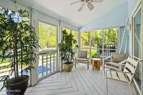 312 Mcginnis Drive Pine Knoll Shores NC 28512