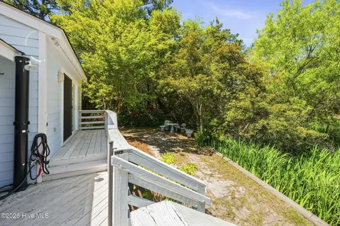 312 Mcginnis Drive Pine Knoll Shores NC 28512