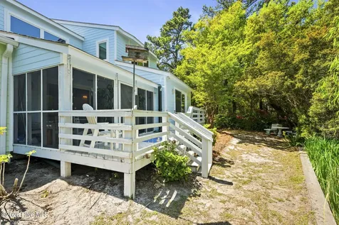 312 Mcginnis Drive Pine Knoll Shores NC 28512