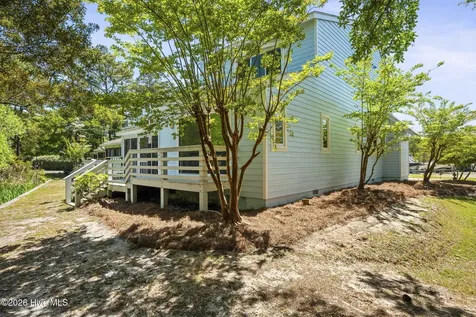 312 Mcginnis Drive Pine Knoll Shores NC 28512
