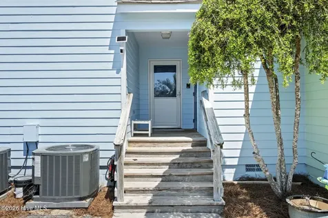312 Mcginnis Drive Pine Knoll Shores NC 28512