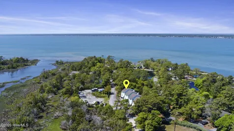 312 Mcginnis Drive Pine Knoll Shores NC 28512