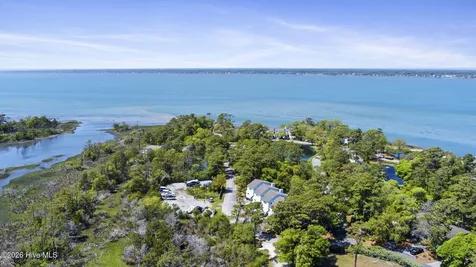 312 Mcginnis Drive Pine Knoll Shores NC 28512