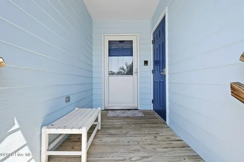 312 Mcginnis Drive Pine Knoll Shores NC 28512