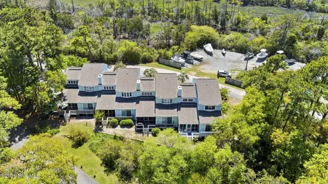 312 Mcginnis Drive Pine Knoll Shores NC 28512