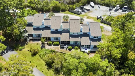 312 Mcginnis Drive Pine Knoll Shores NC 28512