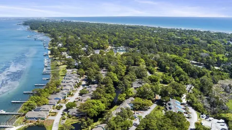 312 Mcginnis Drive Pine Knoll Shores NC 28512