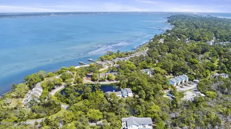 312 Mcginnis Drive Pine Knoll Shores NC 28512
