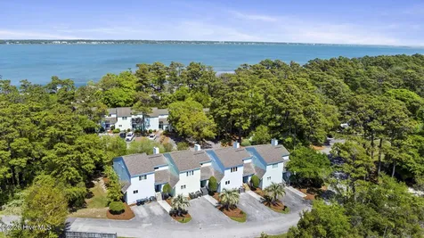 312 Mcginnis Drive Pine Knoll Shores NC 28512