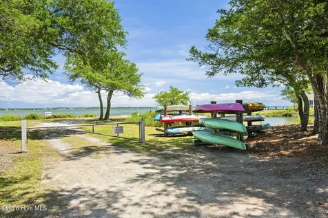 312 Mcginnis Drive Pine Knoll Shores NC 28512