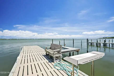 312 Mcginnis Drive Pine Knoll Shores NC 28512
