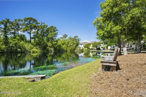 312 Mcginnis Drive Pine Knoll Shores NC 28512