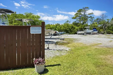 312 Mcginnis Drive Pine Knoll Shores NC 28512