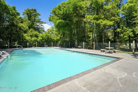 312 Mcginnis Drive Pine Knoll Shores NC 28512