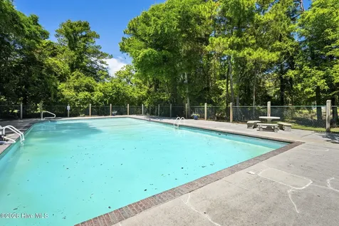 312 Mcginnis Drive Pine Knoll Shores NC 28512