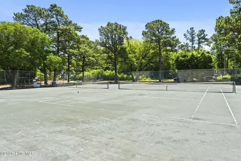 312 Mcginnis Drive Pine Knoll Shores NC 28512
