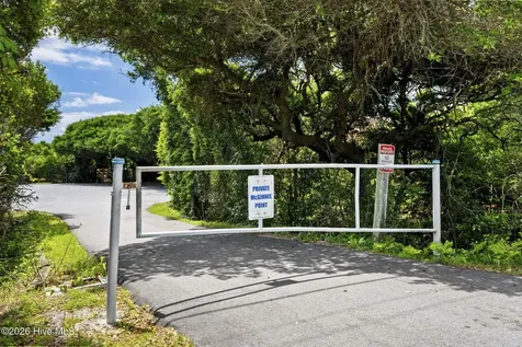 312 Mcginnis Drive Pine Knoll Shores NC 28512