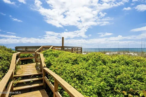 312 Mcginnis Drive Pine Knoll Shores NC 28512
