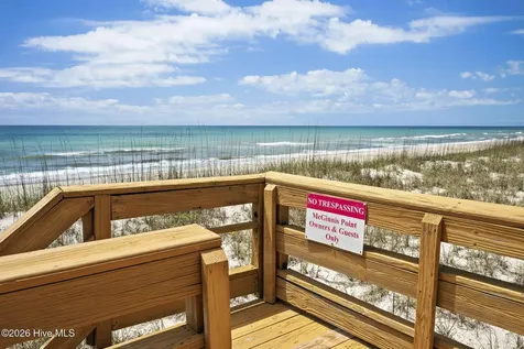 312 Mcginnis Drive Pine Knoll Shores NC 28512