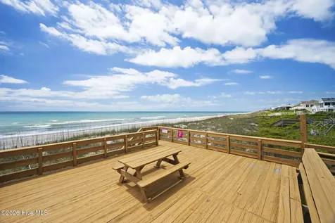 312 Mcginnis Drive Pine Knoll Shores NC 28512