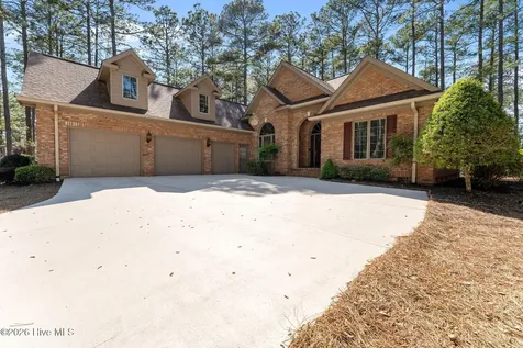 28 Abbottsford Drive Pinehurst NC 28374