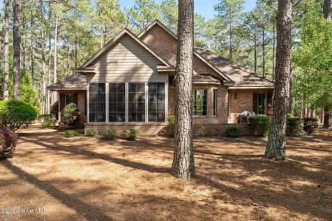 28 Abbottsford Drive Pinehurst NC 28374