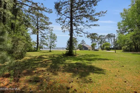 310 Myrtlewood Lane Bayboro NC 28515