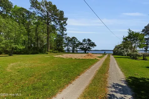 310 Myrtlewood Lane Bayboro NC 28515