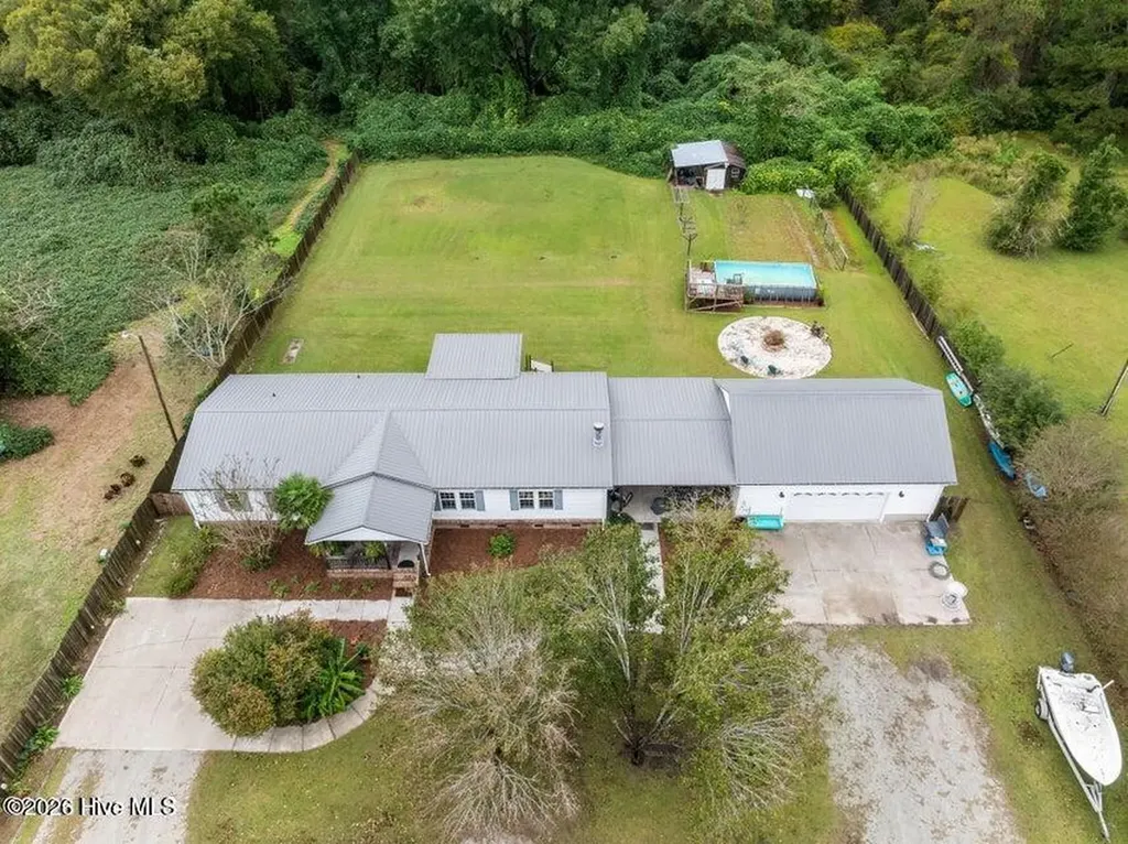 233 Belgrade Swansboro Road Stella NC 28582