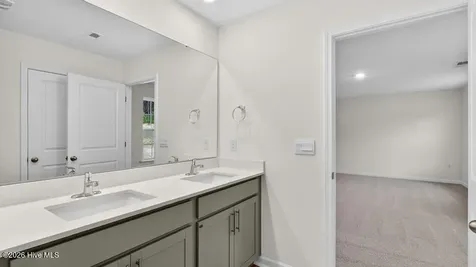 713 Lazy Elm Lane Aberdeen NC 28315